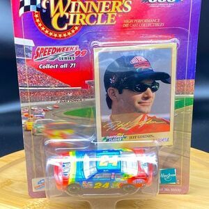 1999 1:64 scale Jeff Gordon Winners Circle car w/card from the Daytona 500 NIOB